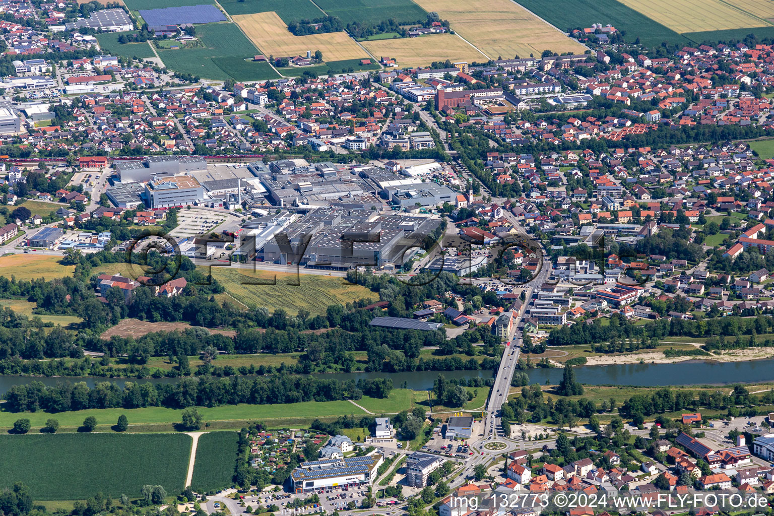 Goben I industrial estate with BMW plant 2.1 in the district Höll in Dingolfing in the state Bavaria, Germany