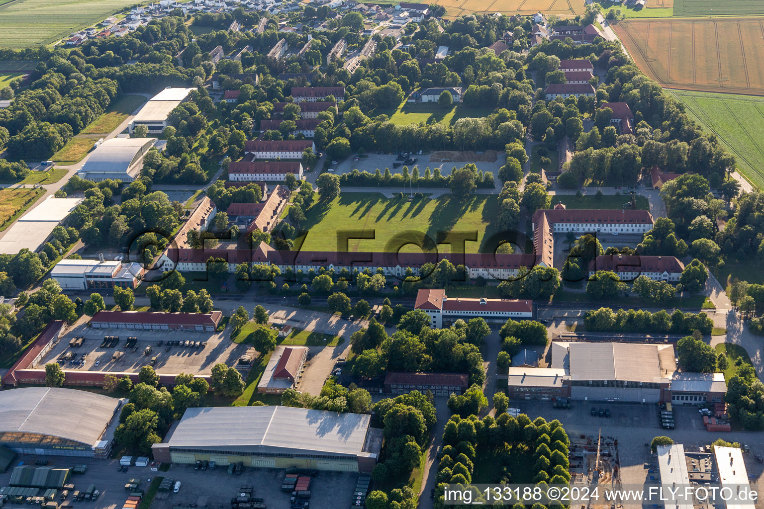 Aerial photograpy of Gäuboden barracks with airfield Feldkirchen-Mitterharthausen in the district Mitterharthausen in Feldkirchen in the state Bavaria, Germany