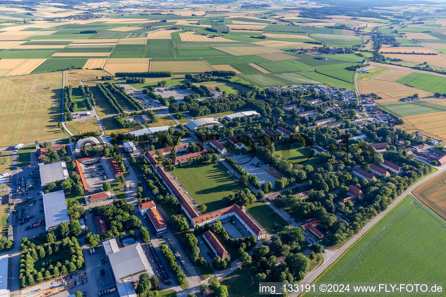 Gäuboden barracks with airfield Feldkirchen-Mitterharthausen in the district Mitterharthausen in Feldkirchen in the state Bavaria, Germany from above