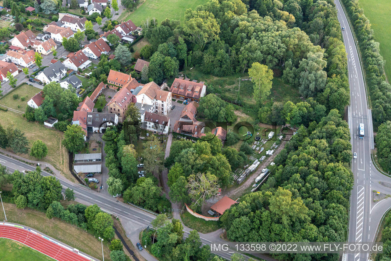 Bird's eye view of District Offenbach in Offenbach an der Queich in the state Rhineland-Palatinate, Germany