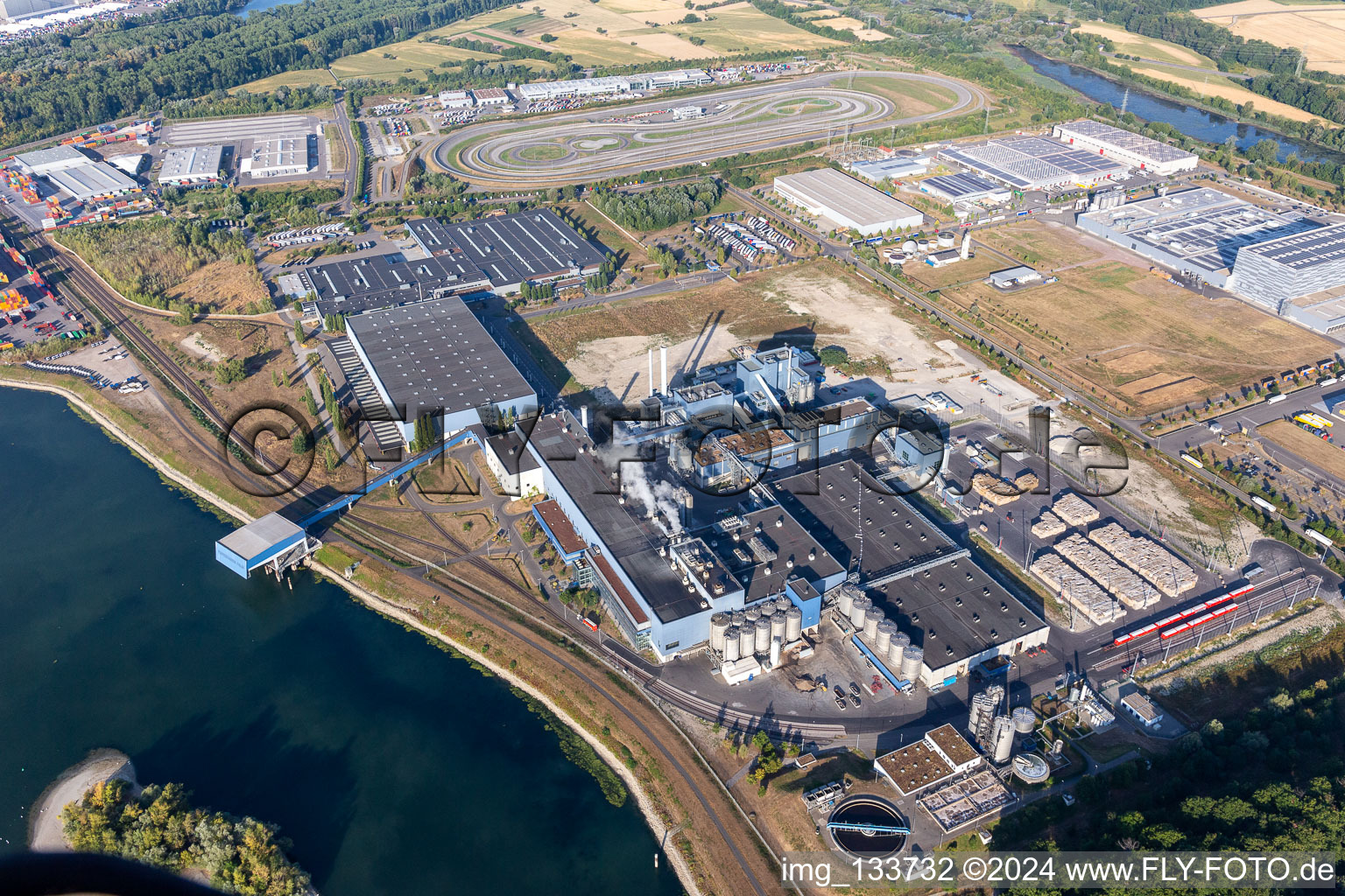 Aerial photograpy of Papierfabrik Palm GmbH & Co. KG | Plant Wörth am Rhein in Wörth am Rhein in the state Rhineland-Palatinate, Germany