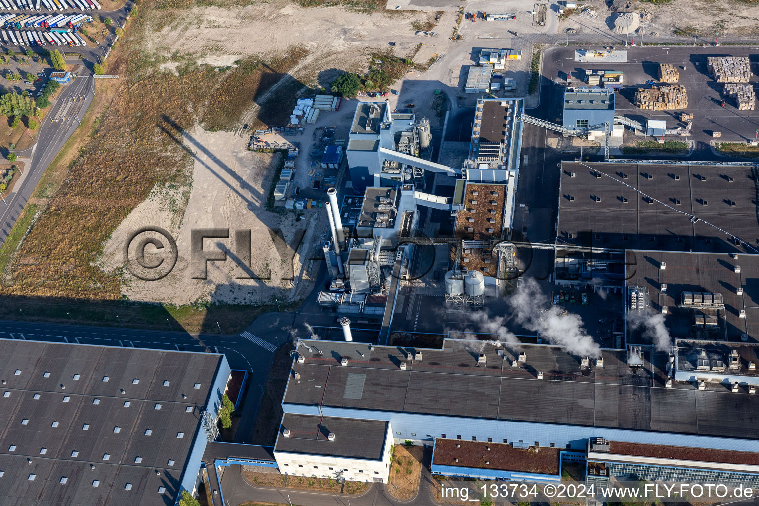 Oblique view of Papierfabrik Palm GmbH & Co. KG | Plant Wörth am Rhein in Wörth am Rhein in the state Rhineland-Palatinate, Germany