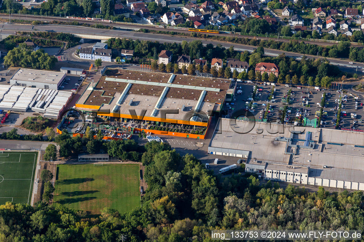 Maximiliancenter Maxau with Globus hardware store Wörth in the district Maximiliansau in Wörth am Rhein in the state Rhineland-Palatinate, Germany