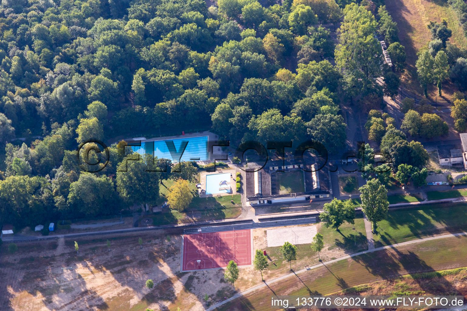 Rhine beach Rappenwört in the district Daxlanden in Karlsruhe in the state Baden-Wuerttemberg, Germany from above