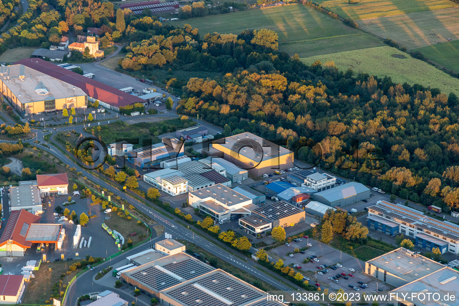 Aerial view of Sanitätshaus Römer GmbH & Co. KG in the district Herxheim in Herxheim bei Landau/Pfalz in the state Rhineland-Palatinate, Germany