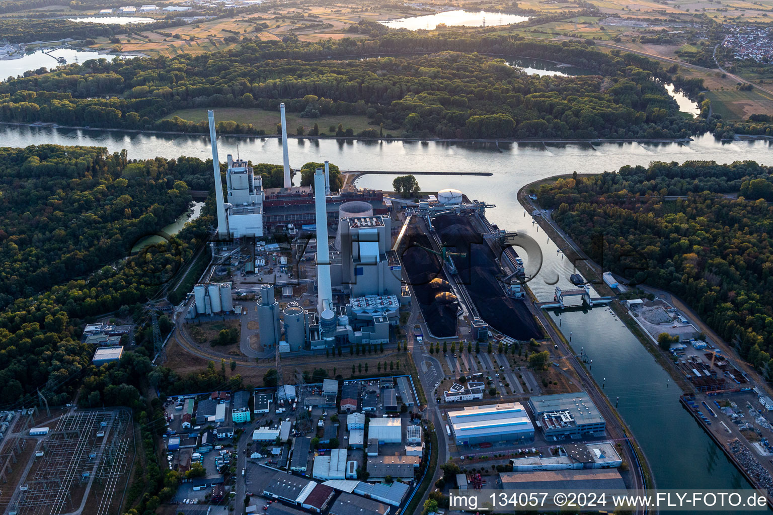 EnBW Energie Baden-Württemberg AG, Rhine Harbour Steam Power Plant Karlsruhe in the district Daxlanden in Karlsruhe in the state Baden-Wuerttemberg, Germany