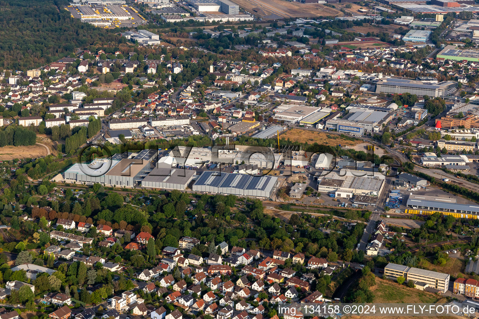 Hardtgraben industrial area: MÖLLERTECH SÜD GMBH, NBHX Trim Group, HT RFS Solutions Gmbh in Bruchsal in the state Baden-Wuerttemberg, Germany