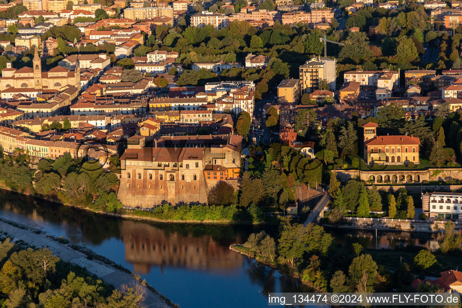 Castello di Cassano d'Adda, Villa Gabbioneta in Cassano d’Adda in the state Lombardy, Italy from the plane