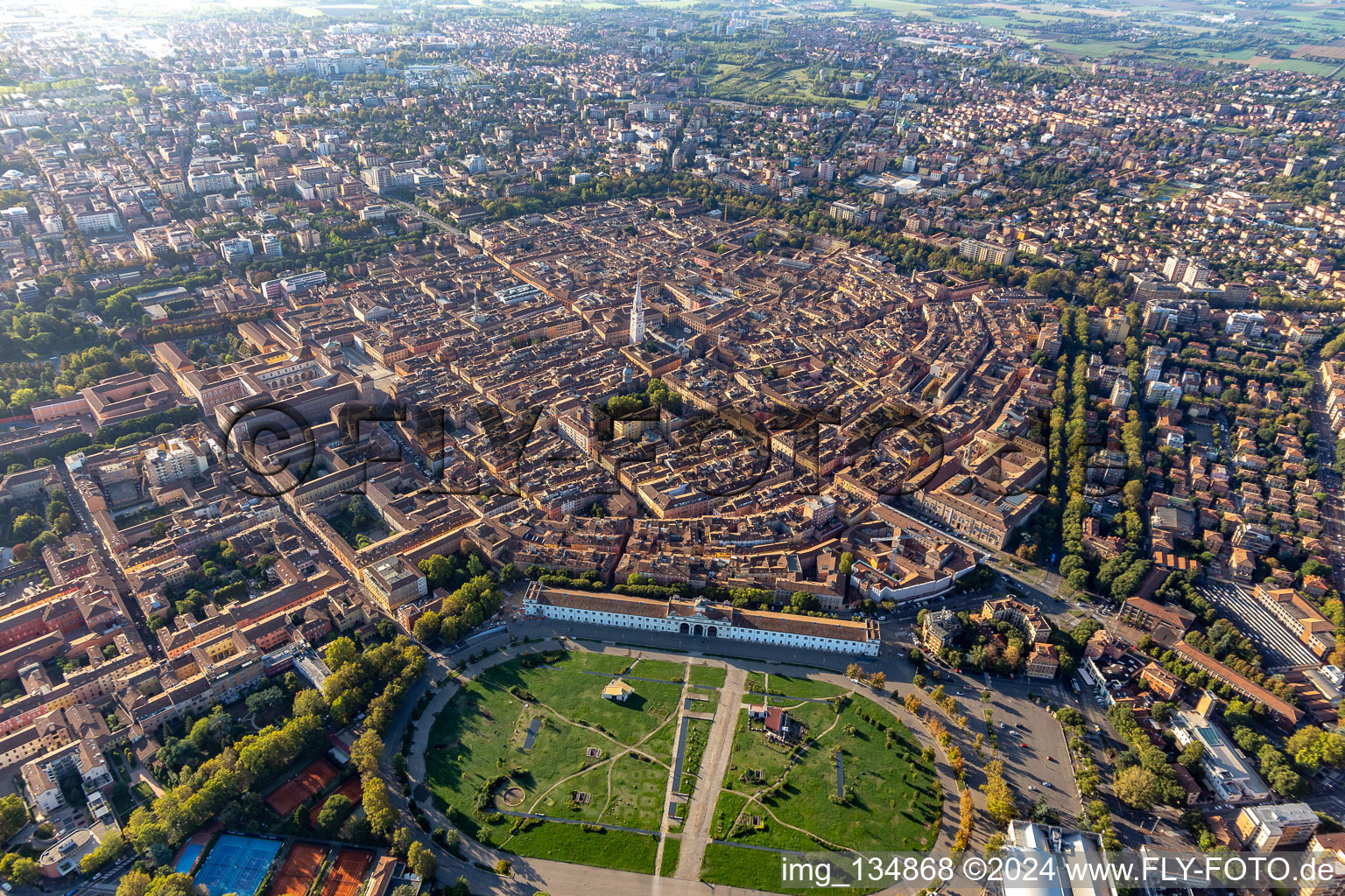 Parco archeologico Novi Ark, Parco PiazzaD'Armi Novisad, University Marco Biagi Department of Economics in Modena in the state Modena, Italy