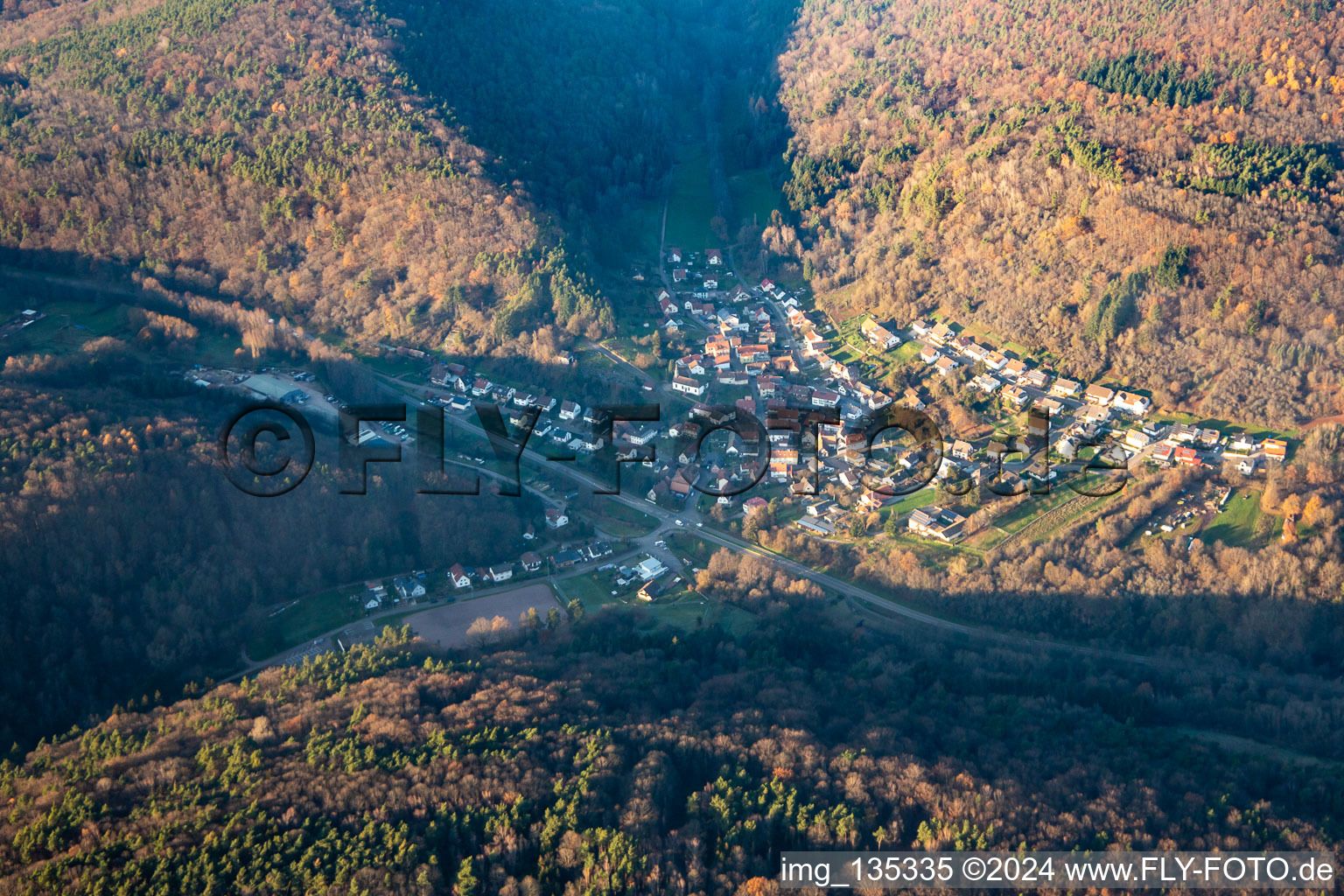 From the southeast in Waldhambach in the state Rhineland-Palatinate, Germany