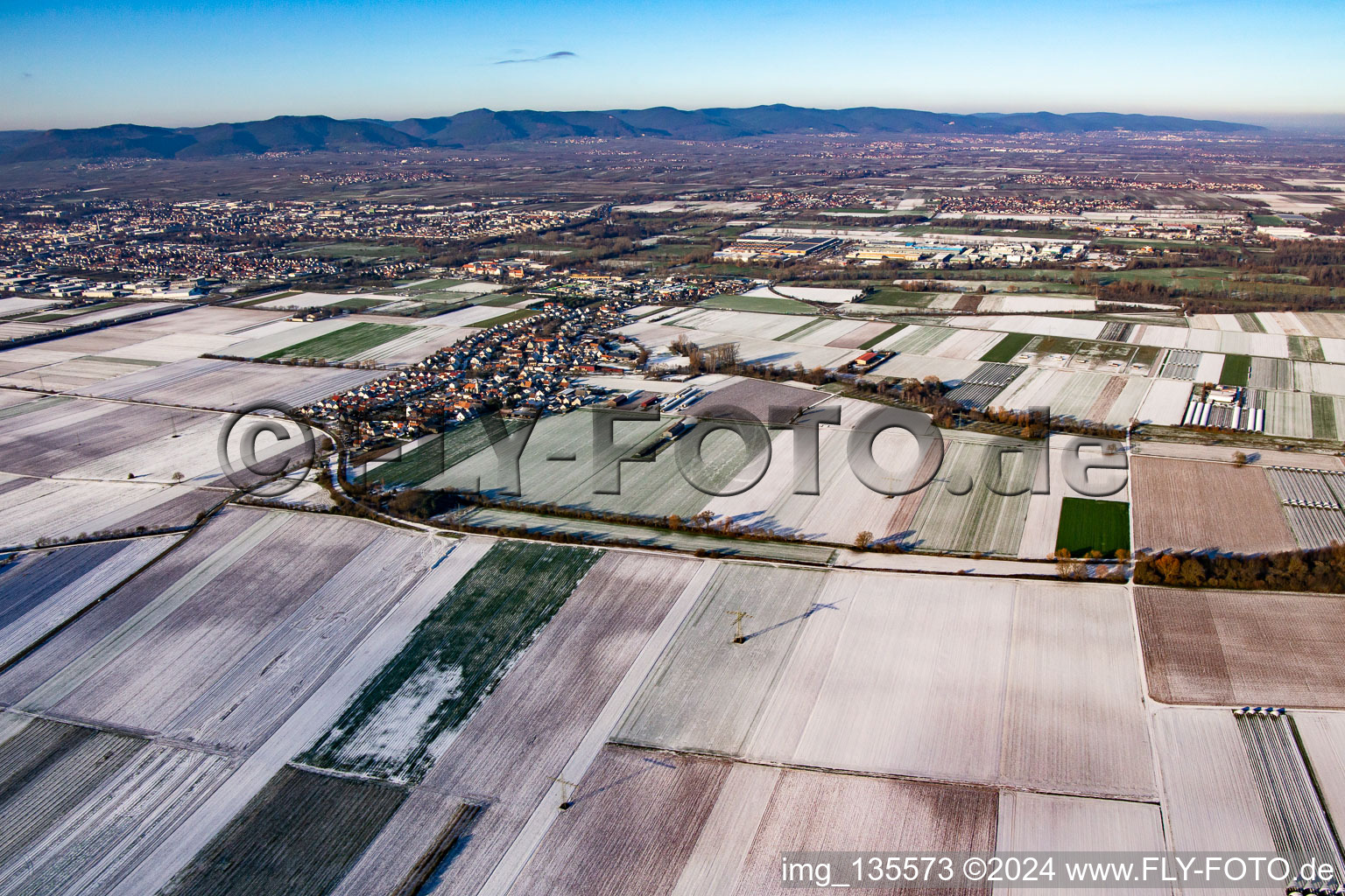 In winter when there is snow in the district Mörlheim in Landau in der Pfalz in the state Rhineland-Palatinate, Germany