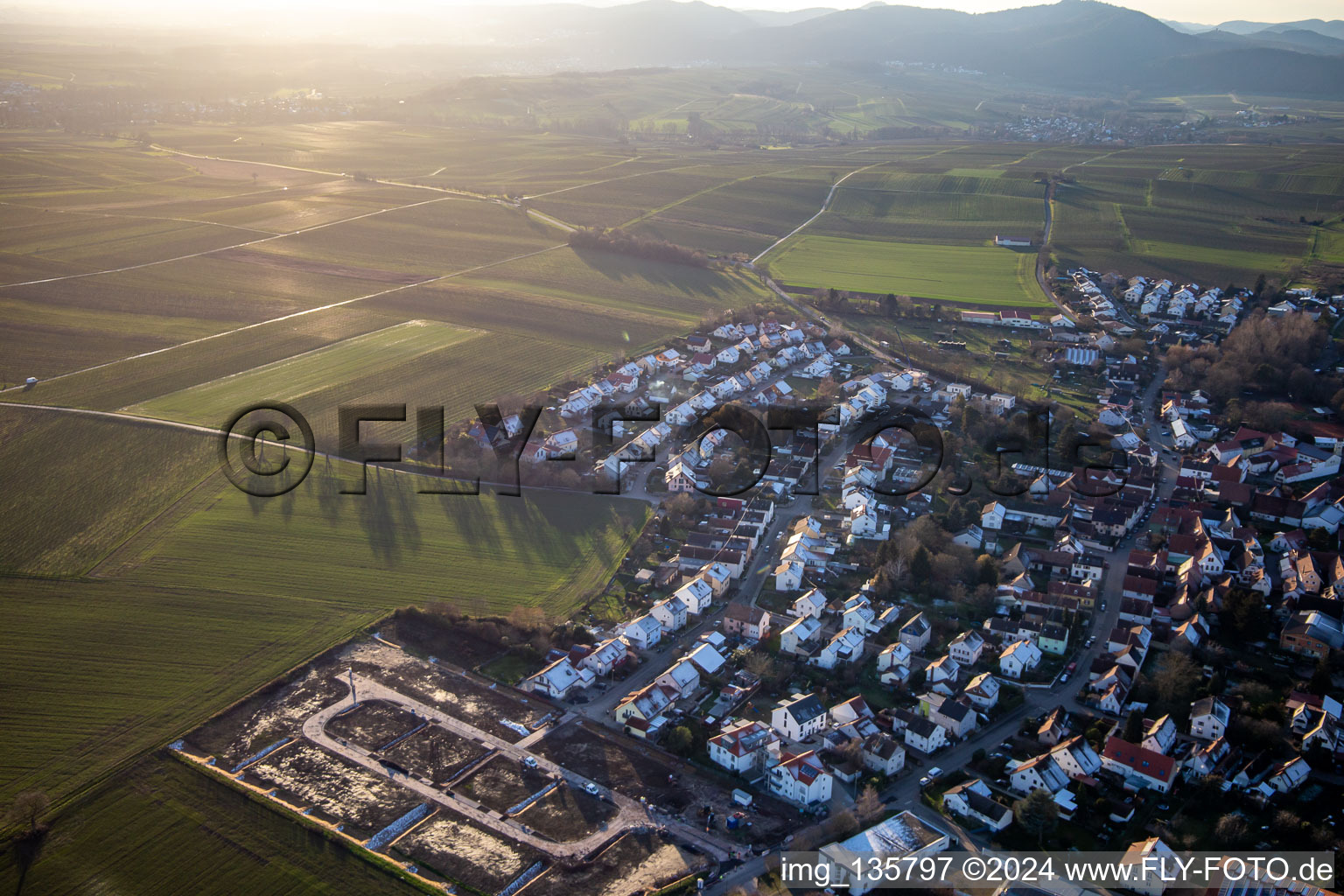 From the east in the district Mörzheim in Landau in der Pfalz in the state Rhineland-Palatinate, Germany