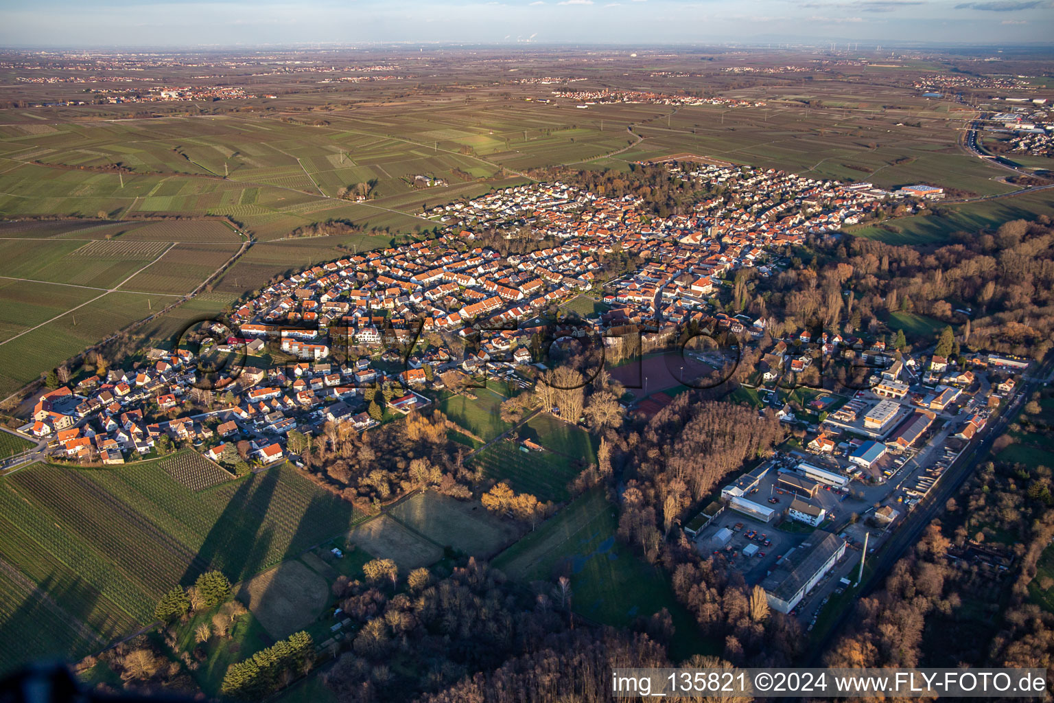 From the west /city/sides/place/side in the district Godramstein in Landau in der Pfalz in the state Rhineland-Palatinate, Germany