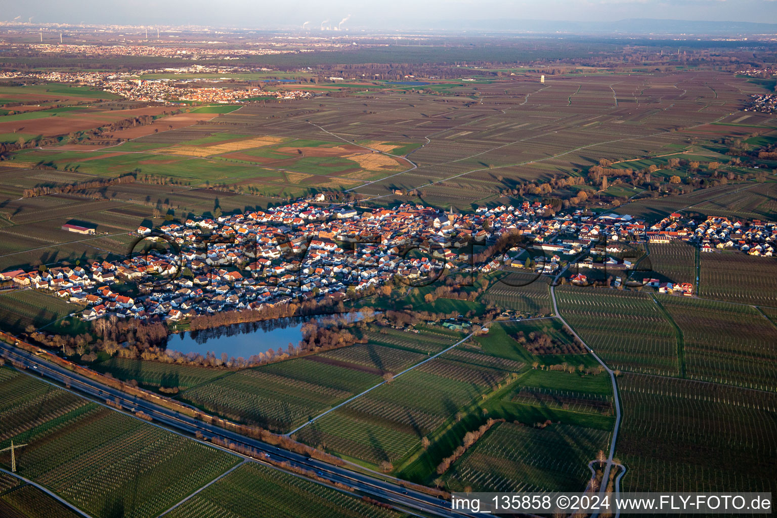 From the southeast in Kirrweiler in the state Rhineland-Palatinate, Germany