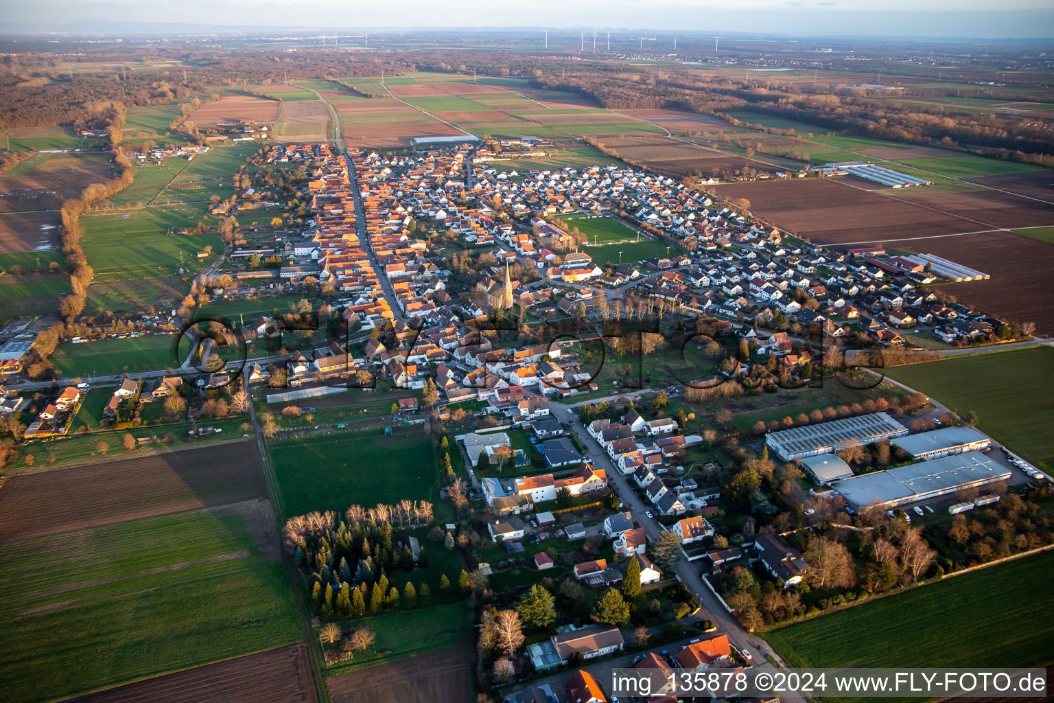 From the east in Gommersheim in the state Rhineland-Palatinate, Germany