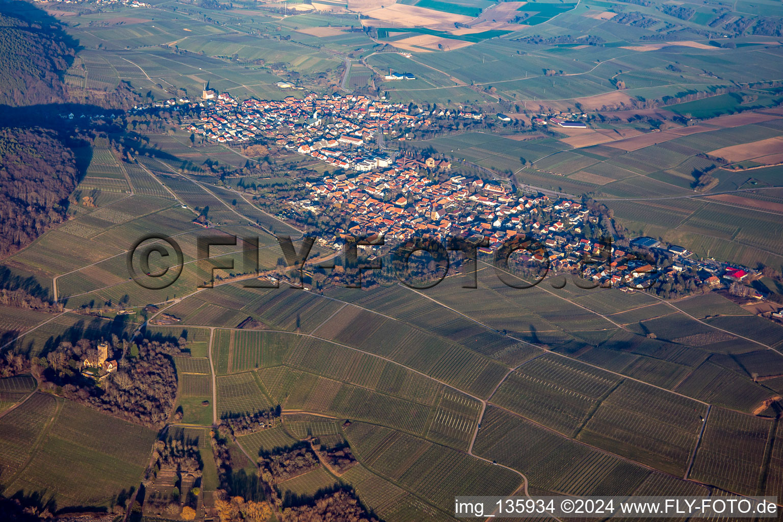 Sonnenberg from the southwest in the district Schweigen in Schweigen-Rechtenbach in the state Rhineland-Palatinate, Germany