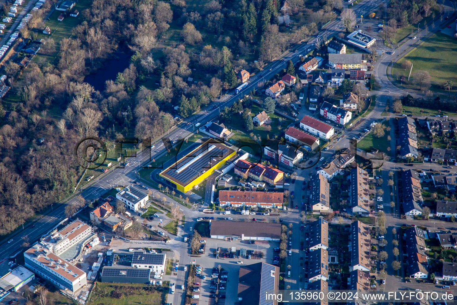 Car wash park on Willy-Brandt-Allee in the district Neureut in Karlsruhe in the state Baden-Wuerttemberg, Germany