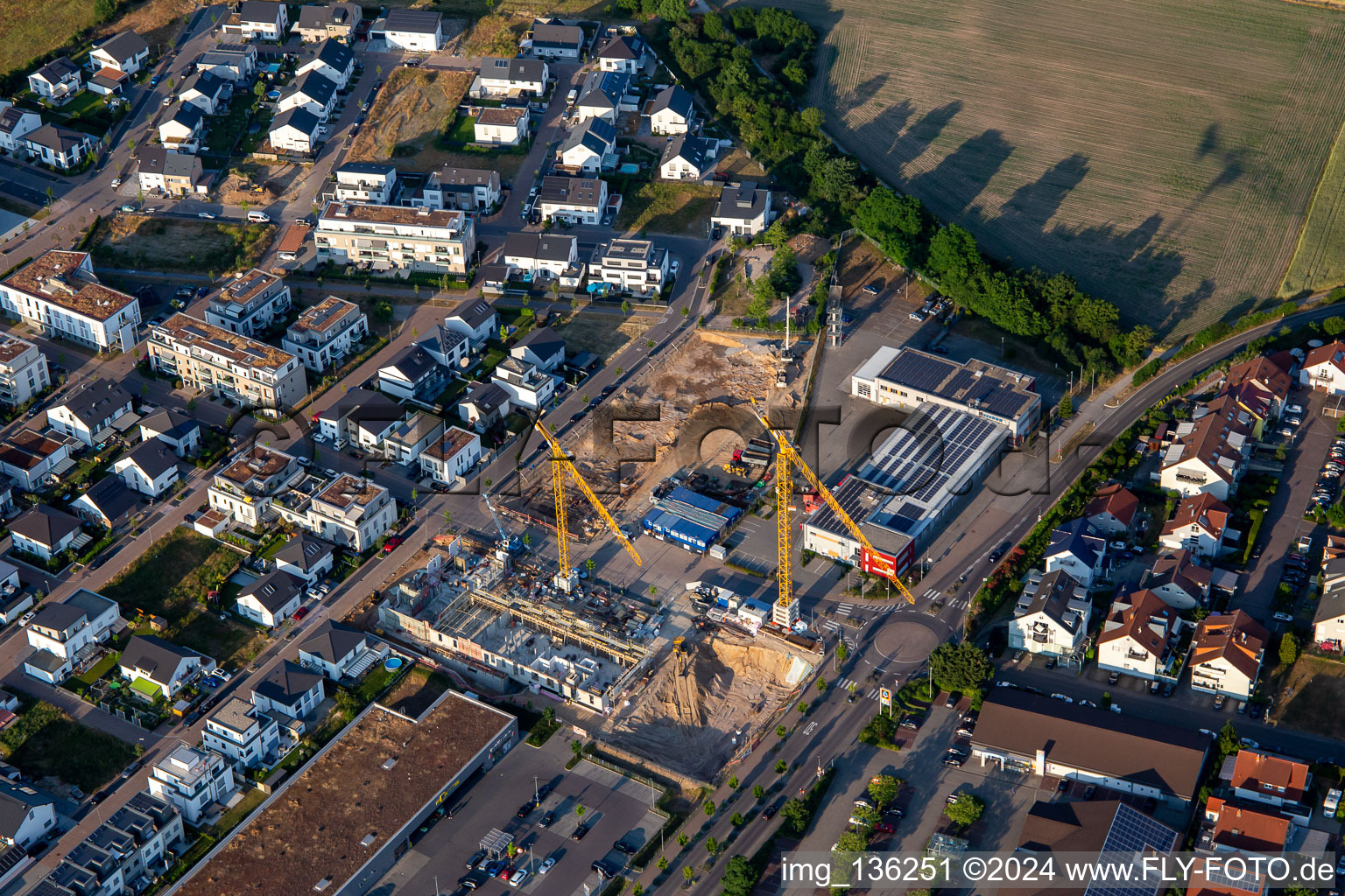 Aerial view of Construction site Am Wall from the northwest in the district Hochstetten in Linkenheim-Hochstetten in the state Baden-Wuerttemberg, Germany