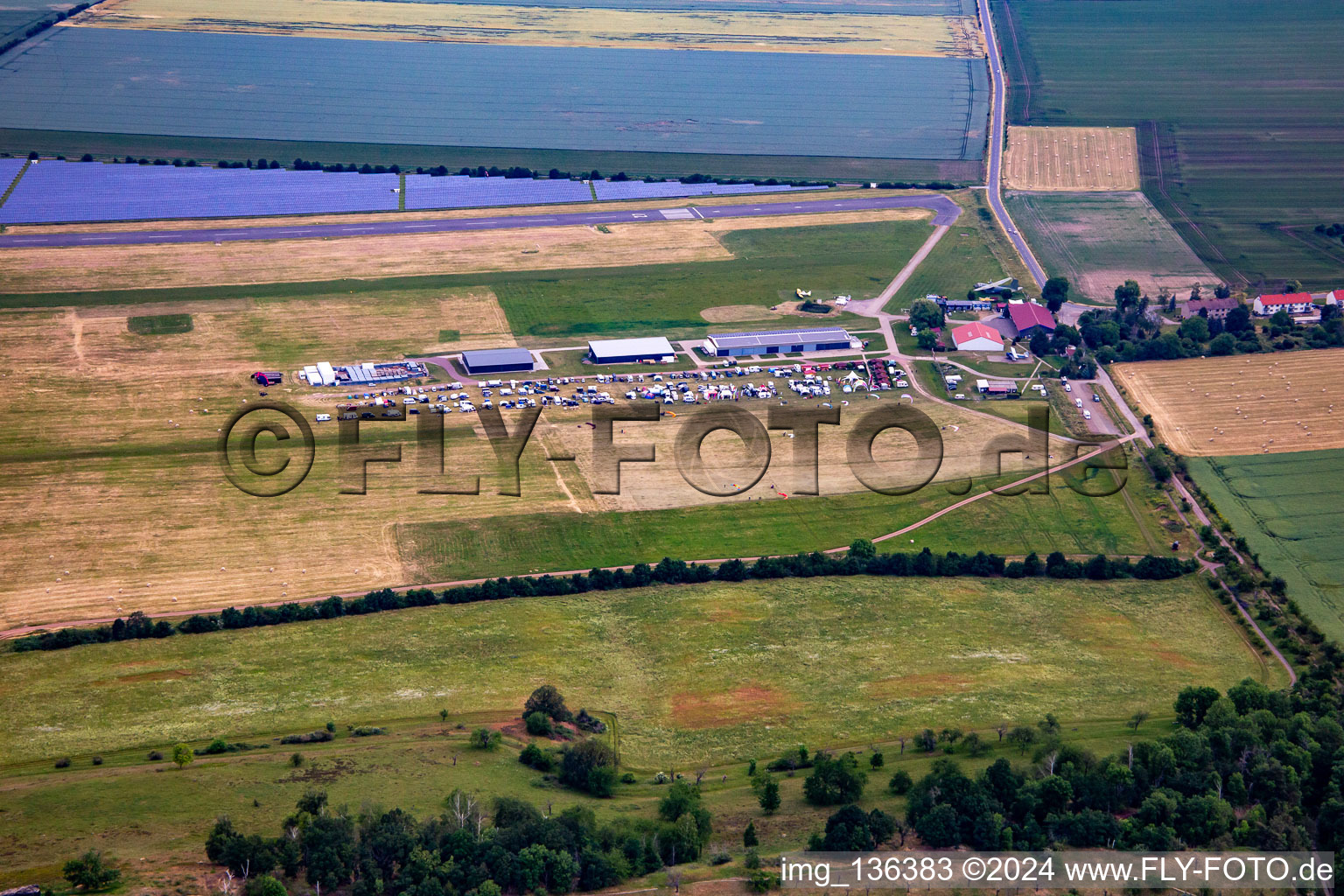 Aerial view of Paramotors at the airport Ballenstedt in the district Asmusstedt in Ballenstedt in the state Saxony-Anhalt, Germany