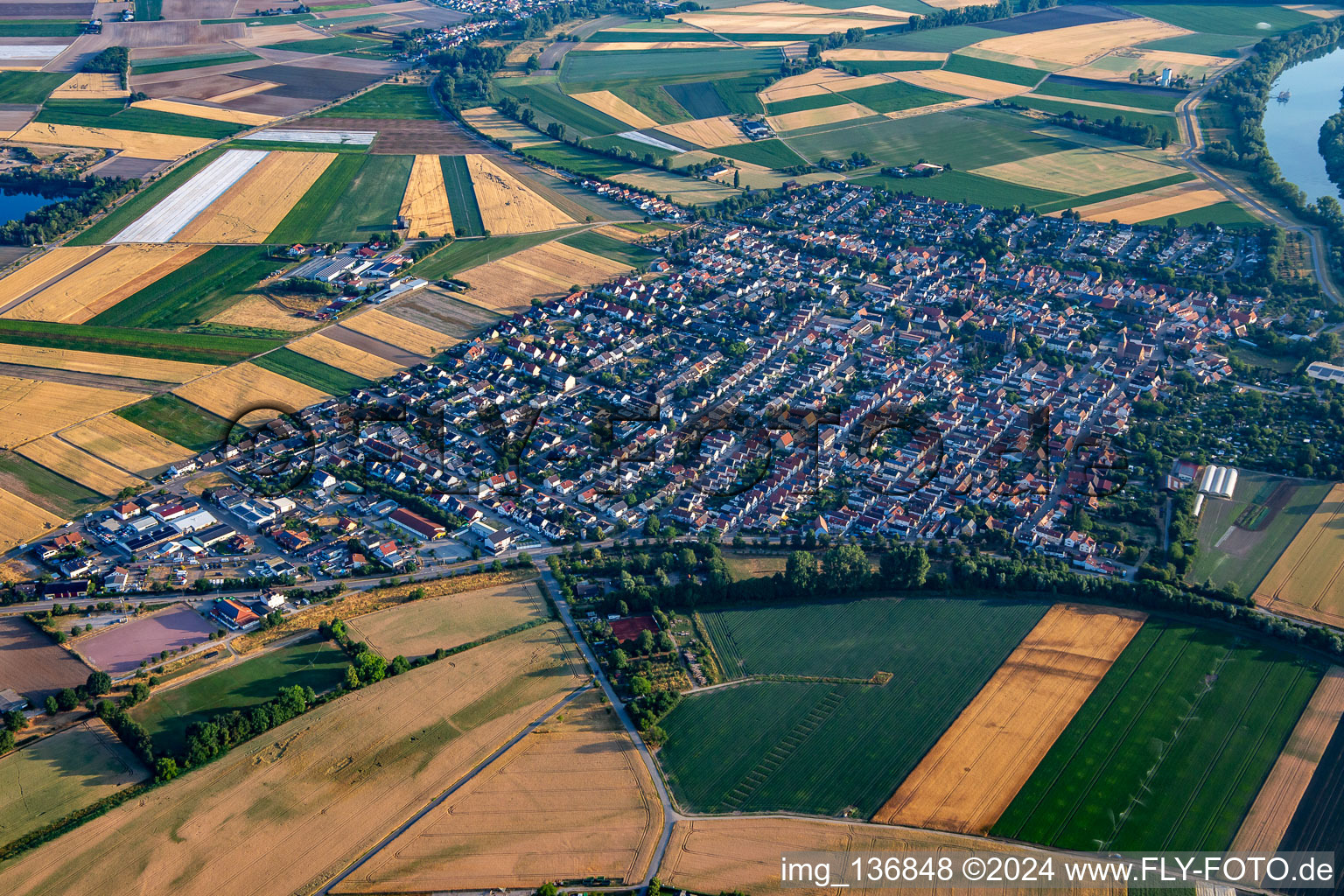 From the south in Otterstadt in the state Rhineland-Palatinate, Germany