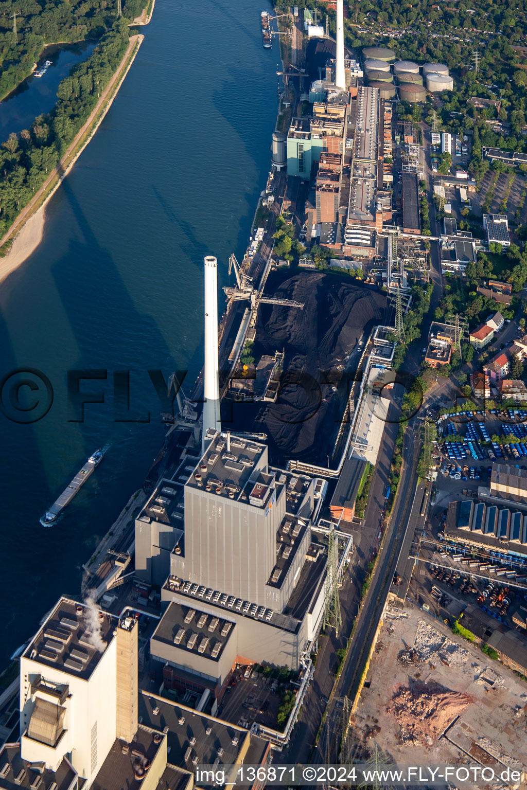 Old part of the large power plant Mannheim GKM from the east in the district Neckarau in Mannheim in the state Baden-Wuerttemberg, Germany