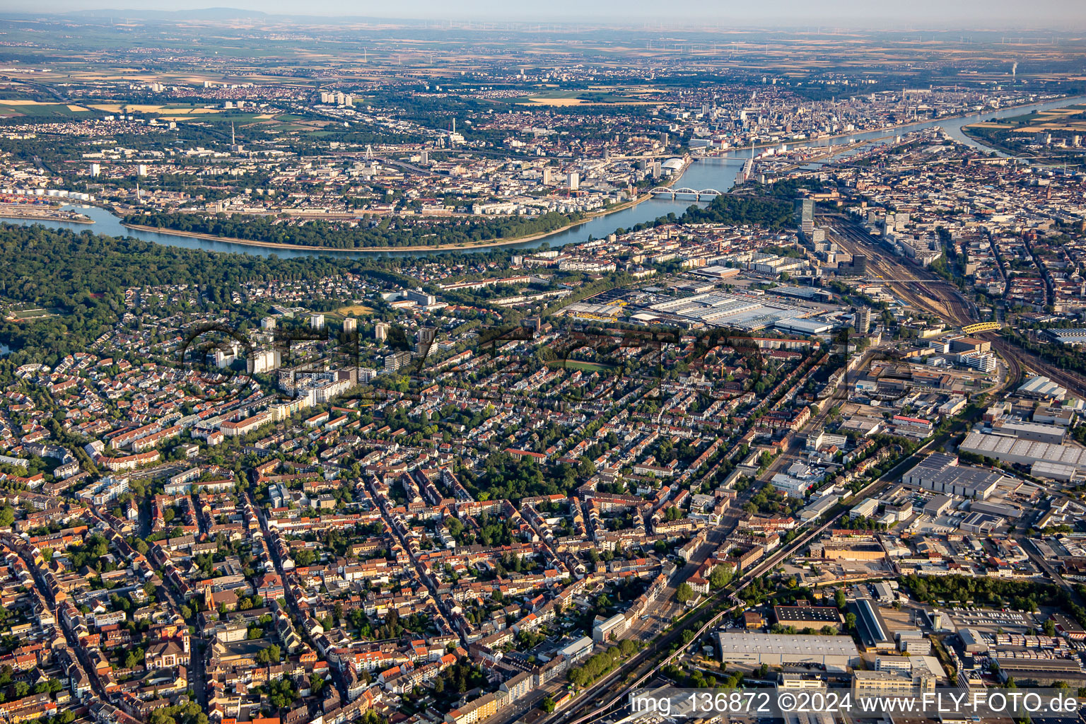 From the south in the district Almenhof in Mannheim in the state Baden-Wuerttemberg, Germany