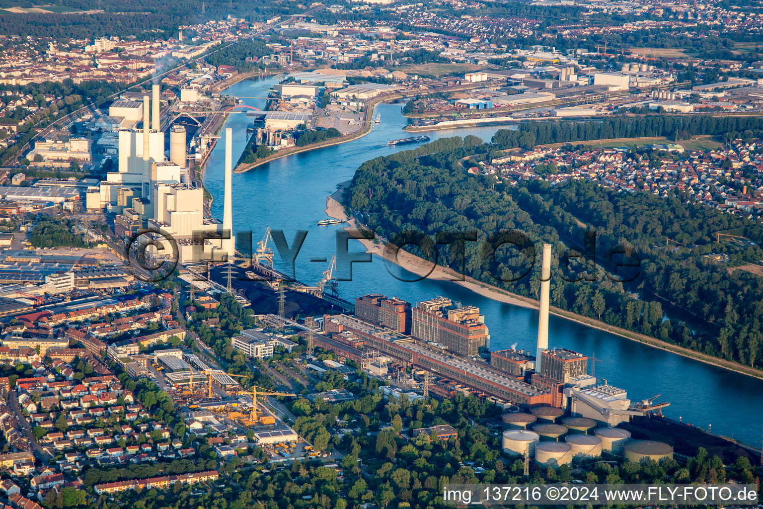 Large power plant Mannheim GKM from north in the district Neckarau in Mannheim in the state Baden-Wuerttemberg, Germany