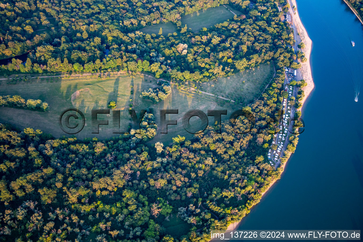 Camping site Mannheim Beach on the Rhine in the district Niederfeld in Mannheim in the state Baden-Wuerttemberg, Germany