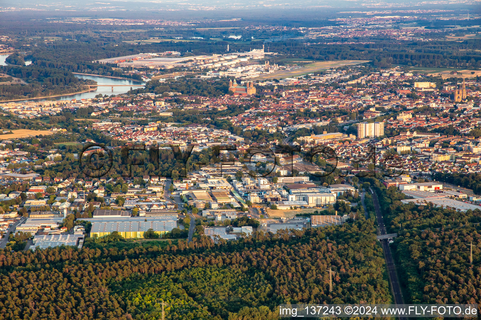 From the northwest in Speyer in the state Rhineland-Palatinate, Germany