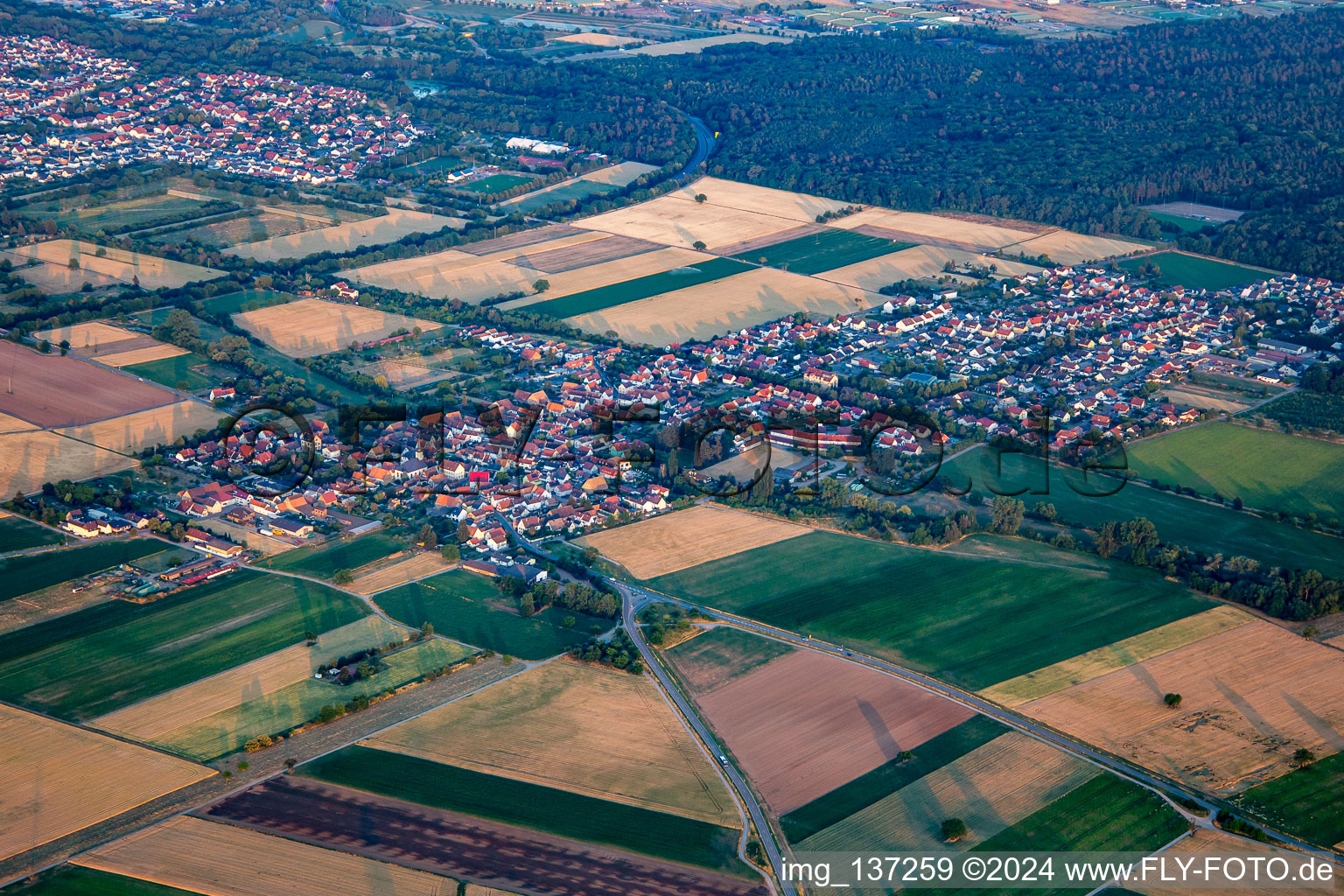 From the northwest in Westheim in the state Rhineland-Palatinate, Germany