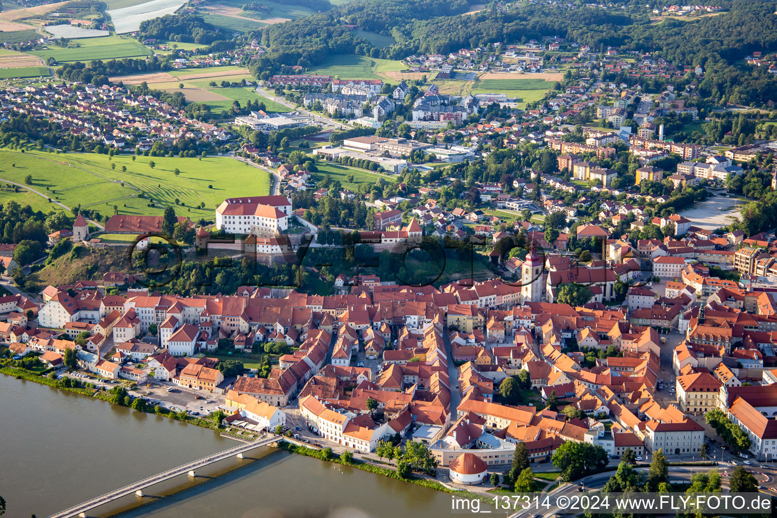 Old town from the south behind the bridges over the Drava/Dravo in Ptuj in the state Slovenia, Slovenia