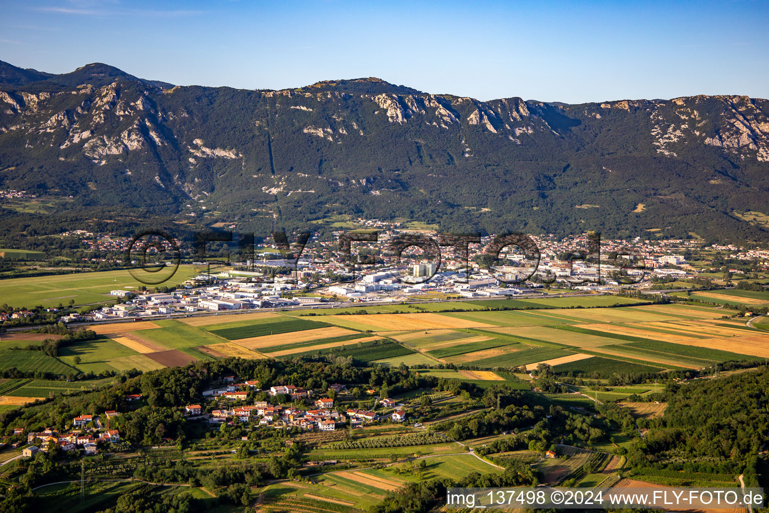 From the southwest in Ajdovščina in the state Slovenia, Slovenia