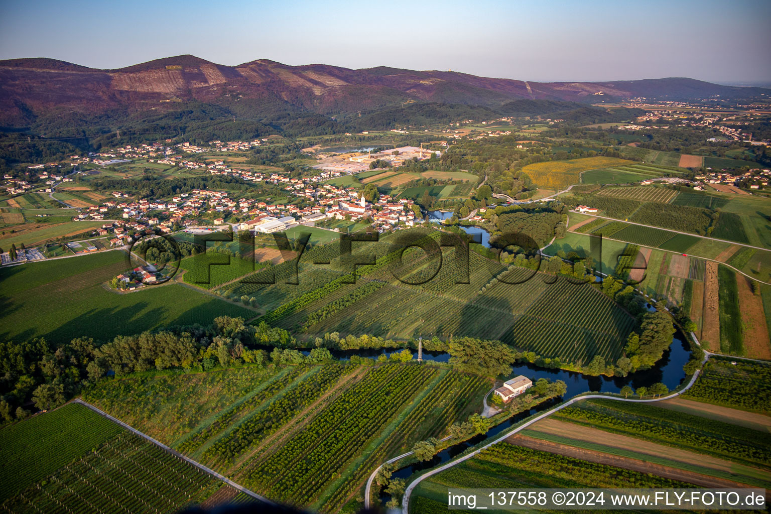 Vipava river loops in the district Renče in Renče-Vogrsko in the state Slovenia, Slovenia