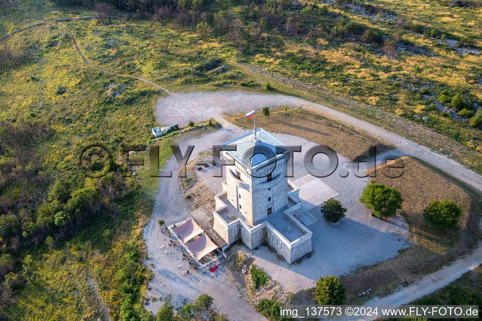 Cerje watchtower on the hills / Drevored hvaležnosti in Miren-Kostanjevica in the state Slovenia, Slovenia from above