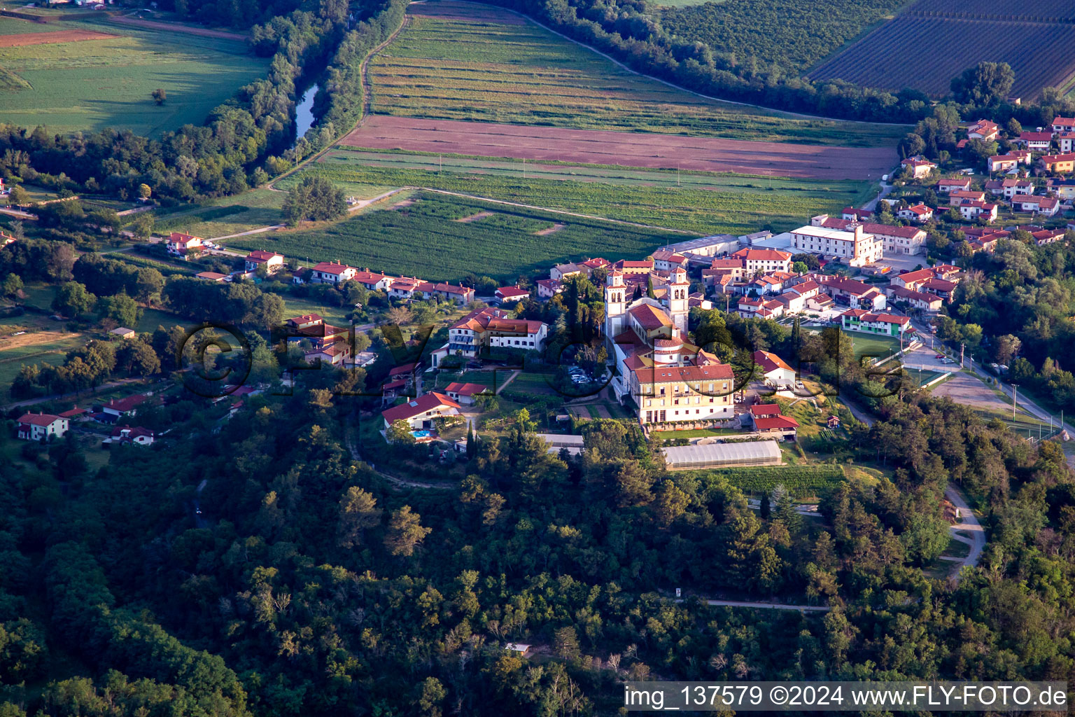 Castle / Mirenski grad in the district Miren in Miren-Kostanjevica in the state Slovenia, Slovenia