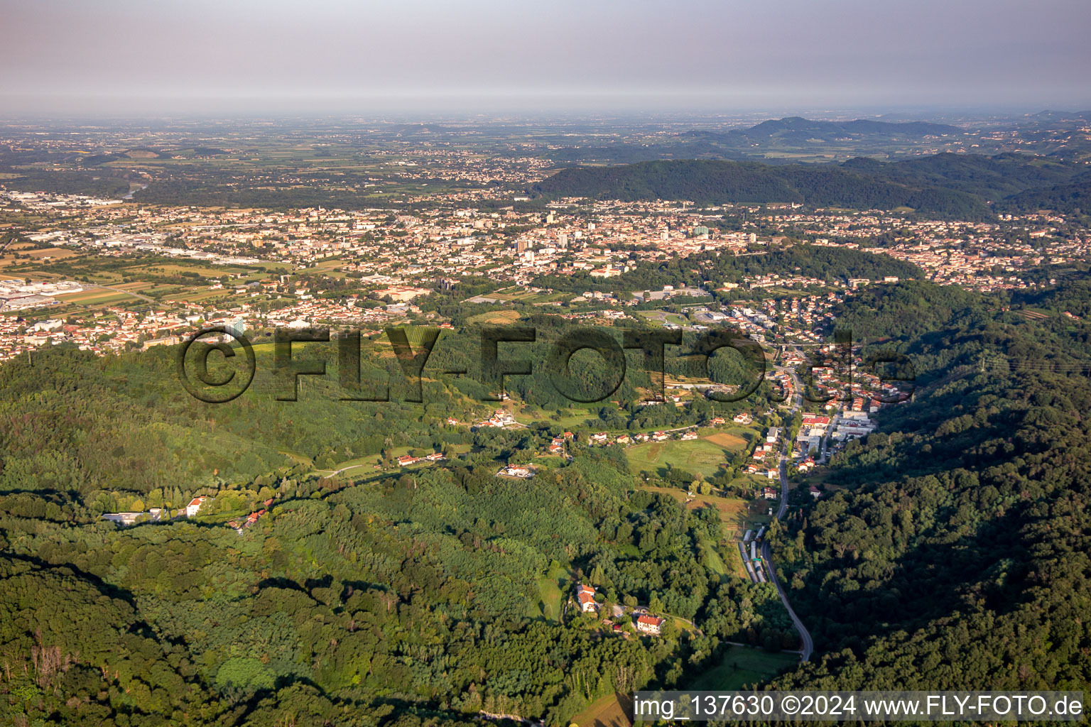 From the east in the district Rosenthal in Nova Gorica in the state Slovenia, Slovenia