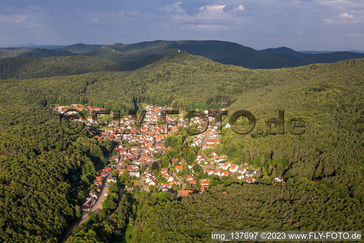 From the east in Dörrenbach in the state Rhineland-Palatinate, Germany