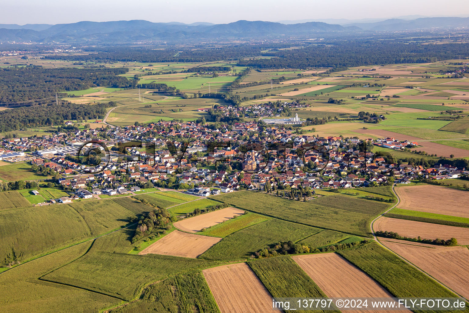 From the north in the district Rheinbischofsheim in Rheinau in the state Baden-Wuerttemberg, Germany