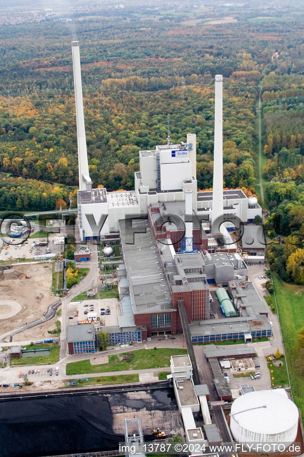 EnBW new coal-fired power plant at Rheinhafen in the district Rheinhafen in Karlsruhe in the state Baden-Wuerttemberg, Germany out of the air