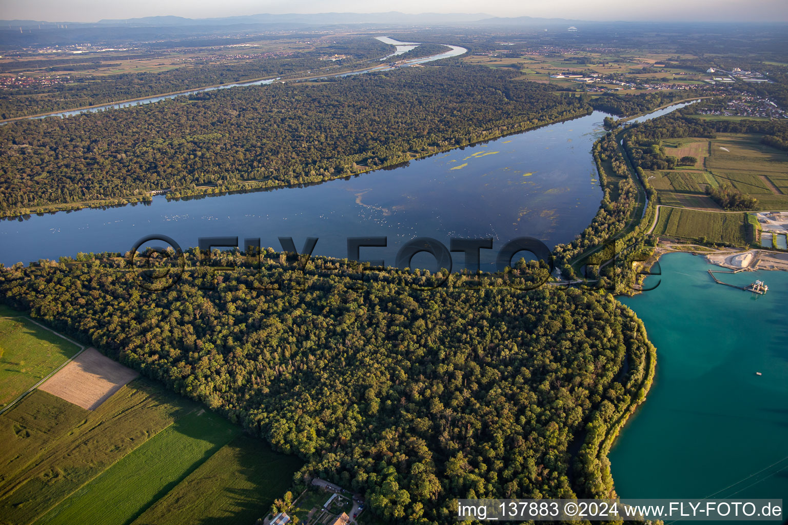 Plan d'Eau de Plobsheim and Canal de Décharge de l'Ill and Gravière de Nordhouse - CMNE in Erstein in the state Bas-Rhin, France