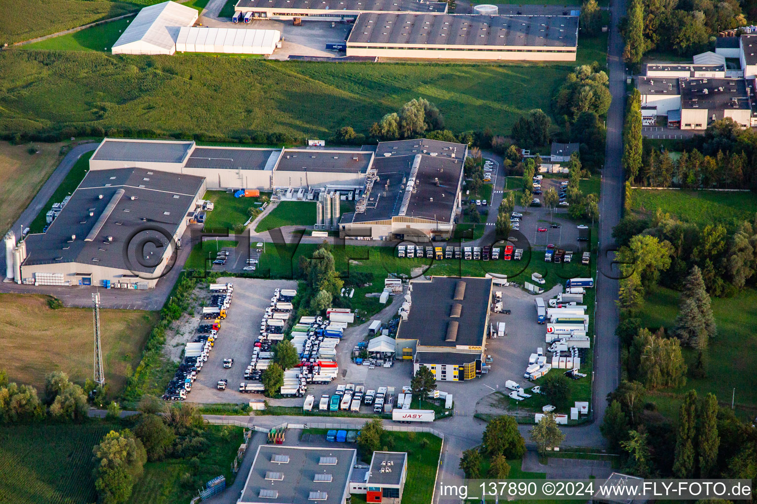 Industrial estate Zone Industriel de Krafft with Carrosserie Industrielle Kapp SA and SARL ARGRU in Erstein in the state Bas-Rhin, France