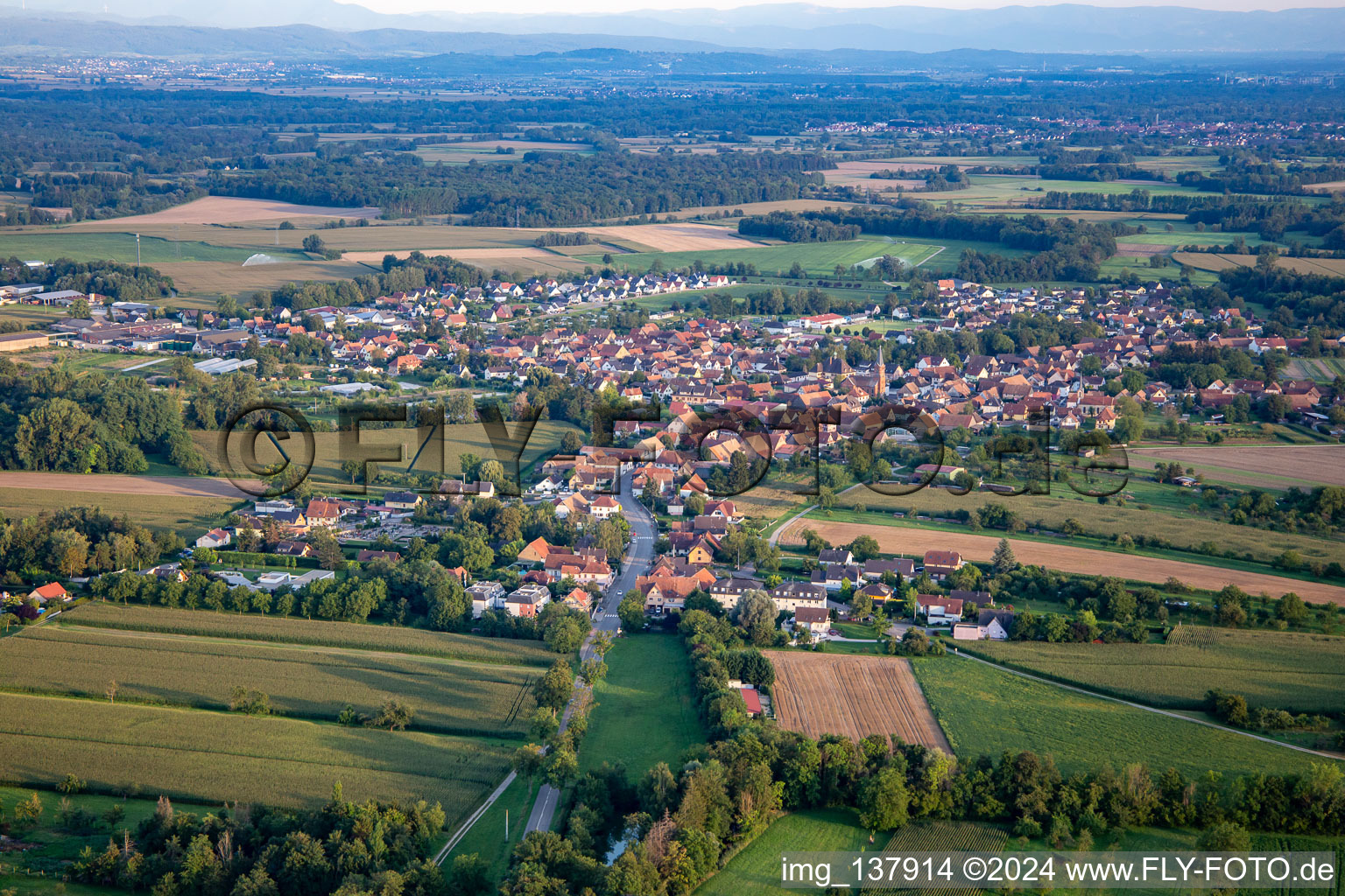 From the north in Obenheim in the state Bas-Rhin, France