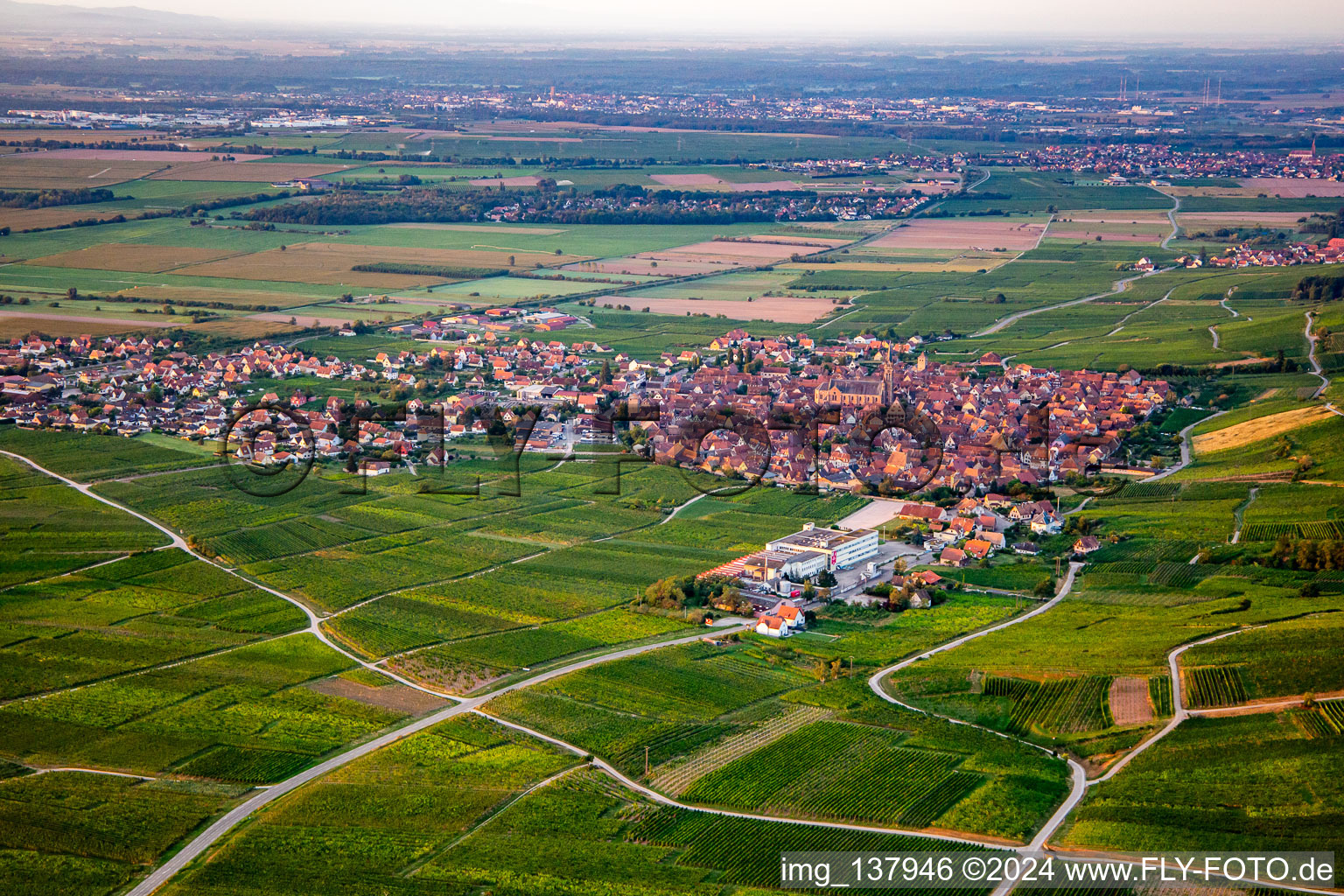 From northwest in Dambach-la-Ville in the state Bas-Rhin, France