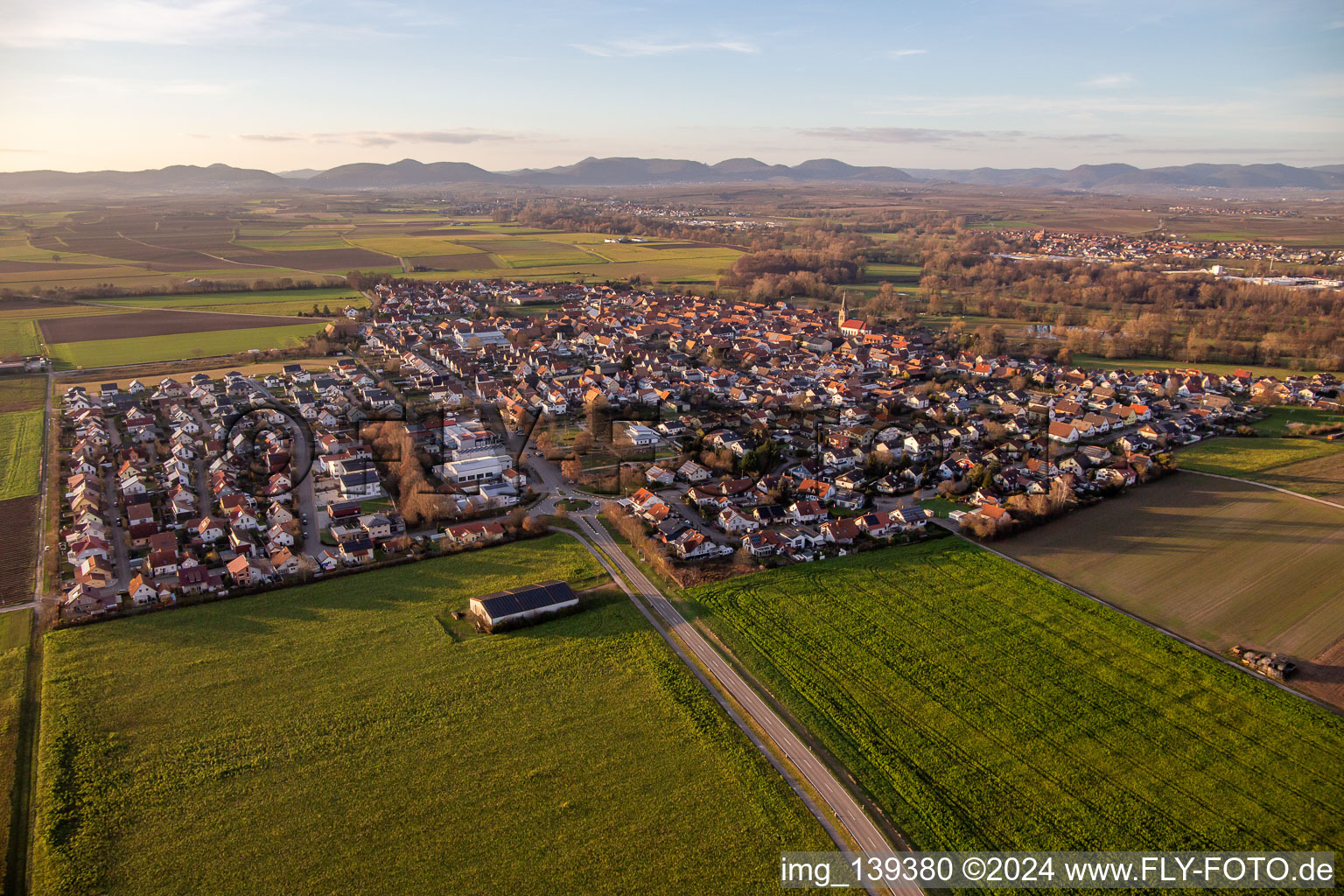 From the southwest in Steinweiler in the state Rhineland-Palatinate, Germany