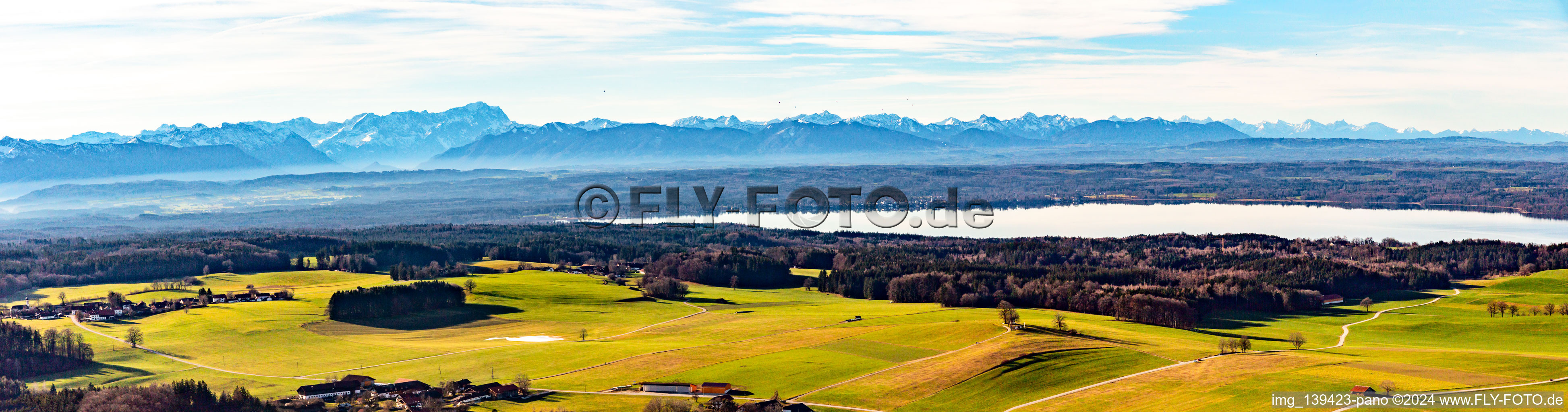 With Alpine panorama around the Zugspitze in Starnberger See in the state Bavaria, Germany