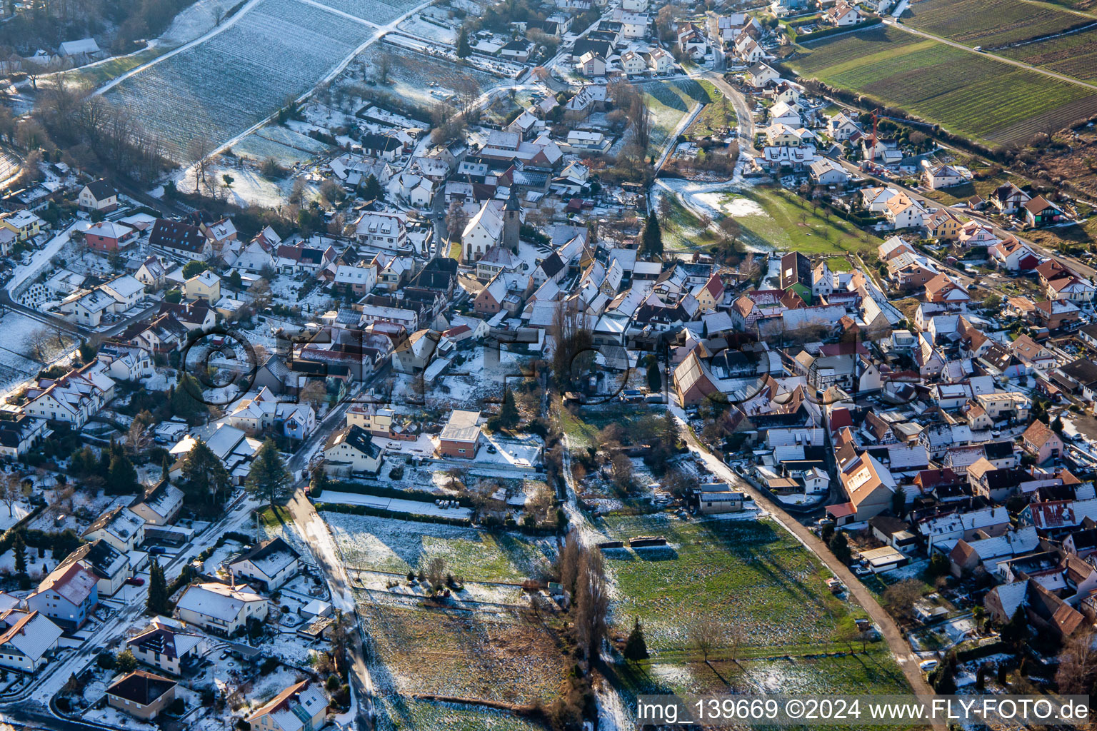 Wine Route in winter with snow in the district Pleisweiler in Pleisweiler-Oberhofen in the state Rhineland-Palatinate, Germany