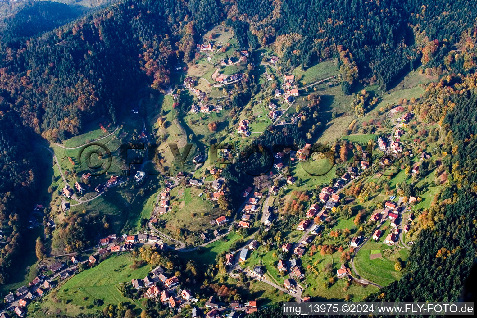 Zinken Büchelbach" of the municipality 77830 Bühlertal with Büchelbachstraße (bottom left), Feldbergstraße, Schoferstraße, Edwin-Stolz-Weg and Hansjakobweg (clockwise) in the district Hof in Bühlertal in the state Baden-Wuerttemberg, Germany