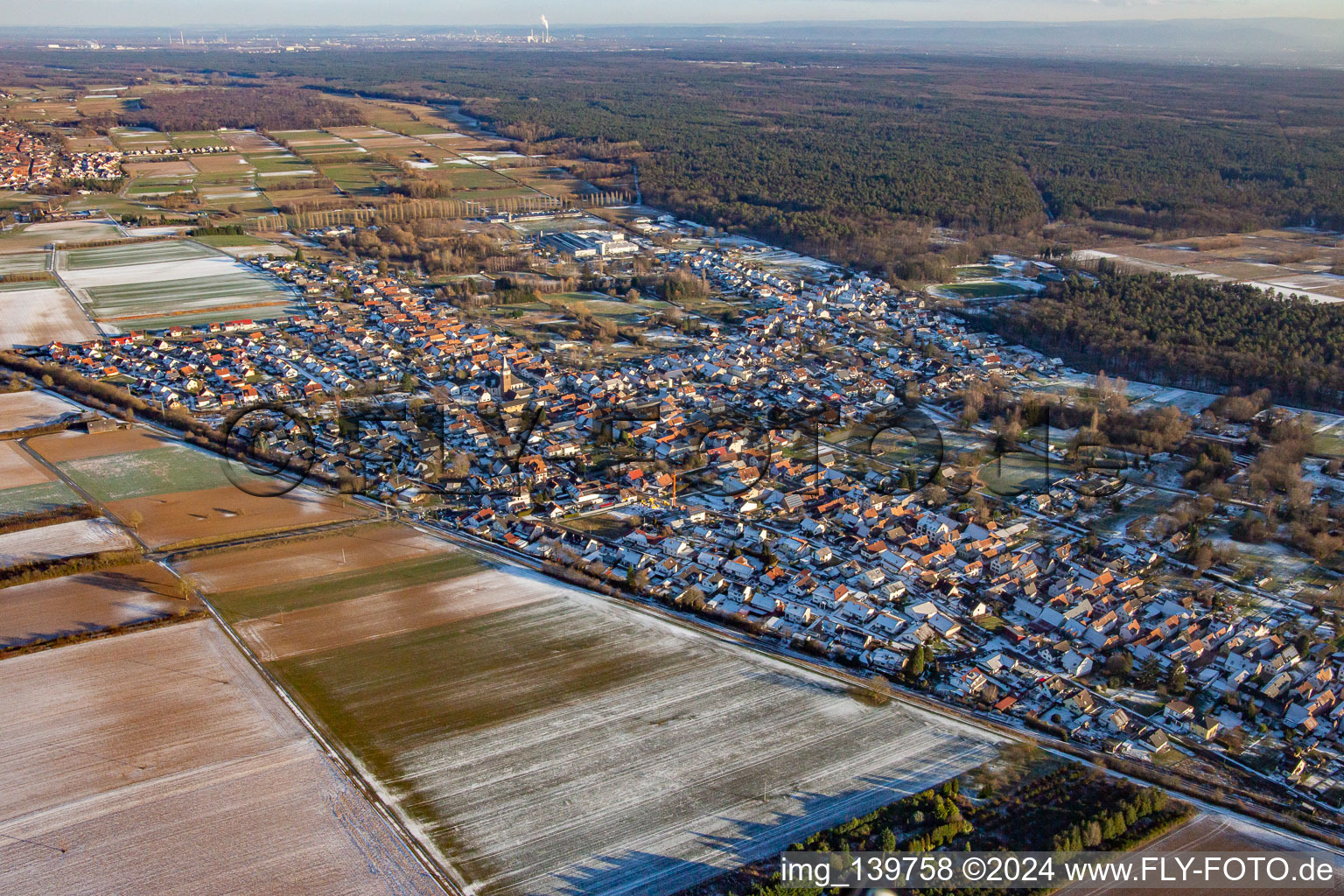 In winter with snow from the northwest in the district Schaidt in Wörth am Rhein in the state Rhineland-Palatinate, Germany