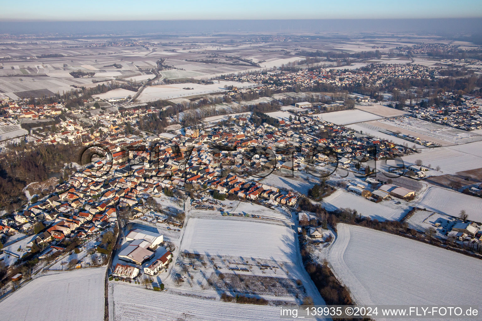 From the southwest in snow in the district Ingenheim in Billigheim-Ingenheim in the state Rhineland-Palatinate, Germany