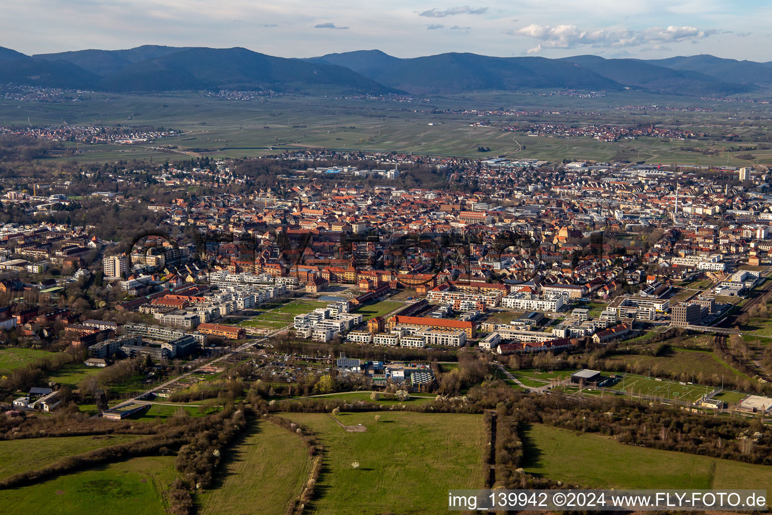 Residential quarter in the former State Garden Show site on Siebenpfeiffer-Allee in Landau in der Pfalz in the state Rhineland-Palatinate, Germany